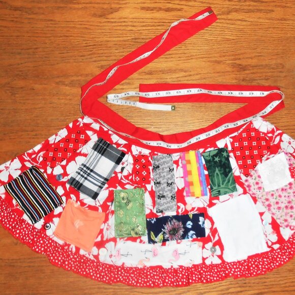 Handmade children's apron red and White - Picture 1 of 2